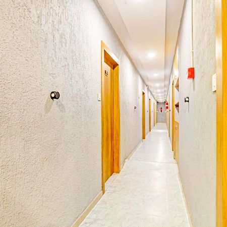 Super Collection O Adajan Formerly Hotel Western Inn สุรัต ภายนอก รูปภาพ