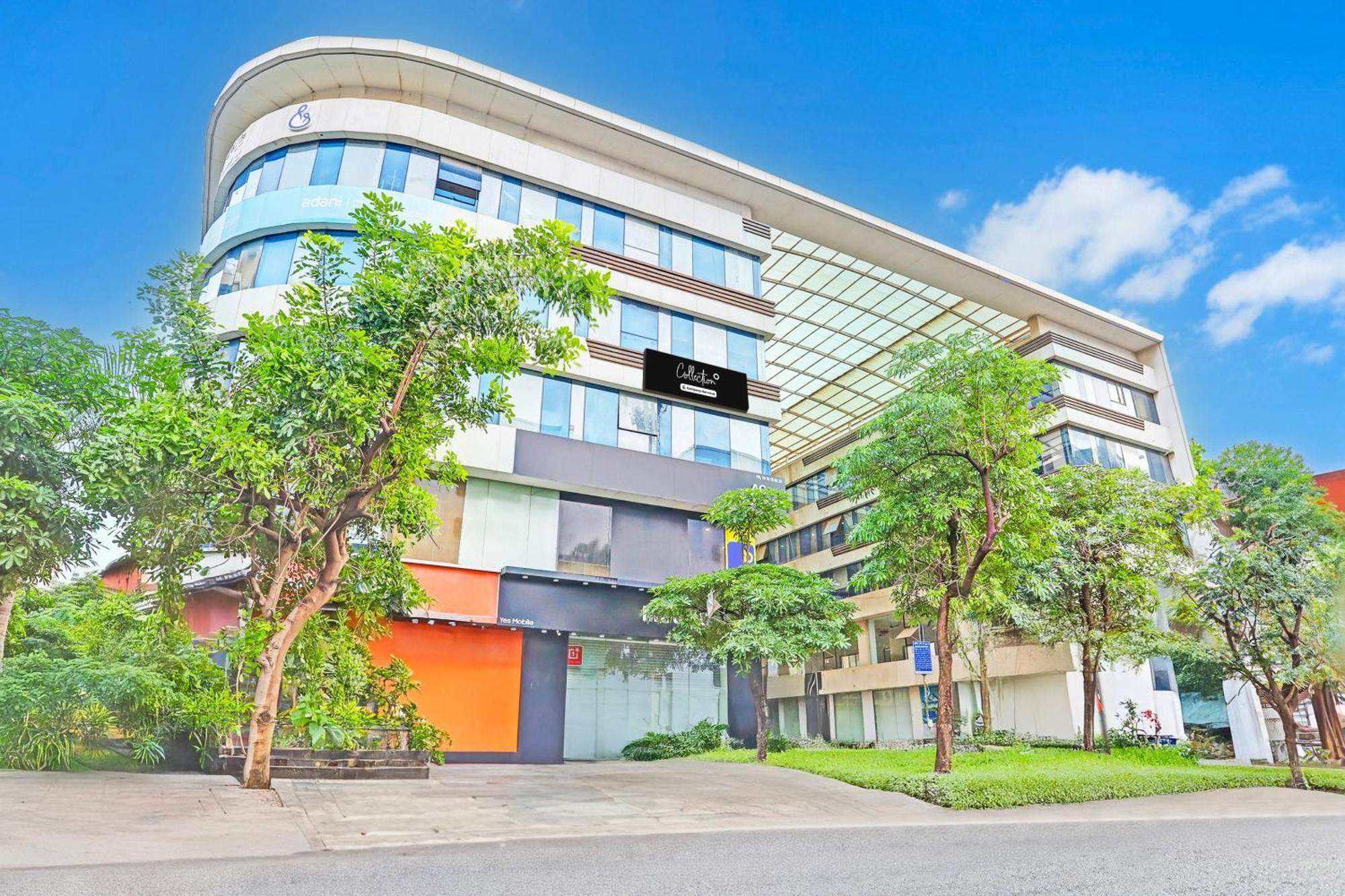 Super Collection O Adajan Formerly Hotel Western Inn สุรัต ภายนอก รูปภาพ