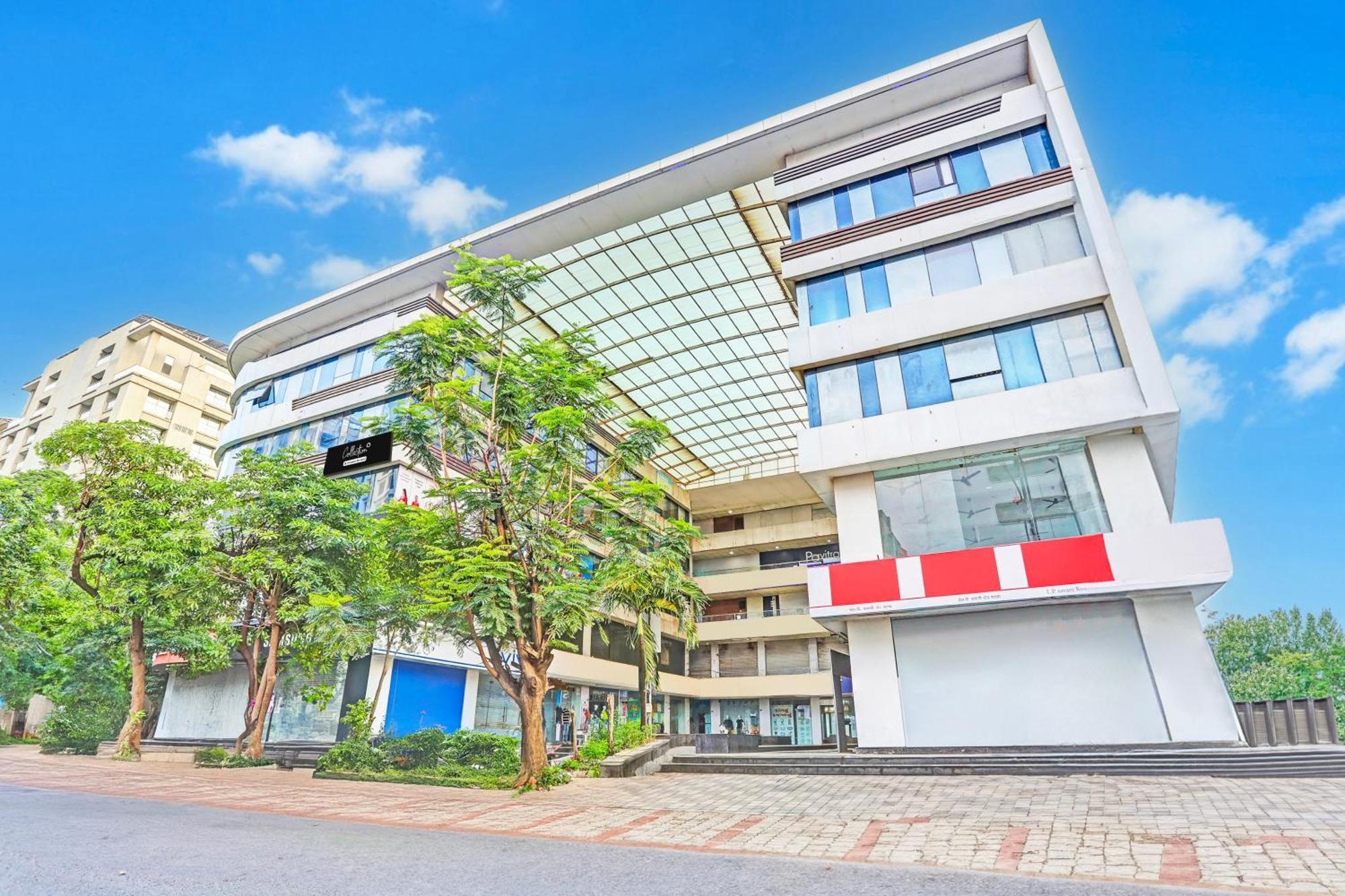 Super Collection O Adajan Formerly Hotel Western Inn สุรัต ภายนอก รูปภาพ